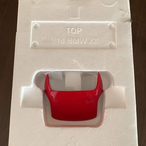 BMW Z8 Collectors Model Car - Red - Picture 13 of 16